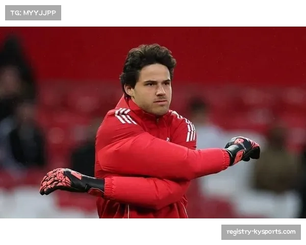 曼联门将拉蒙斯凭卓越表现当选与桑德兰比赛队内最佳球员